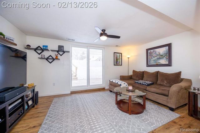 23452 Astrid Lane, Rockwood, MI 48173