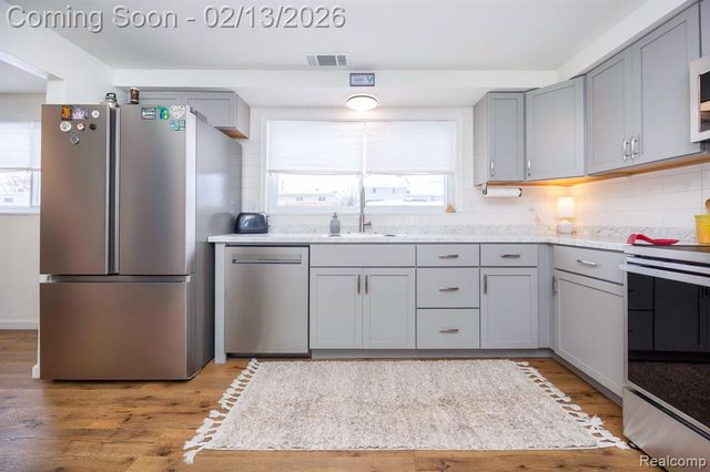 23452 Astrid Lane, Rockwood, MI 48173