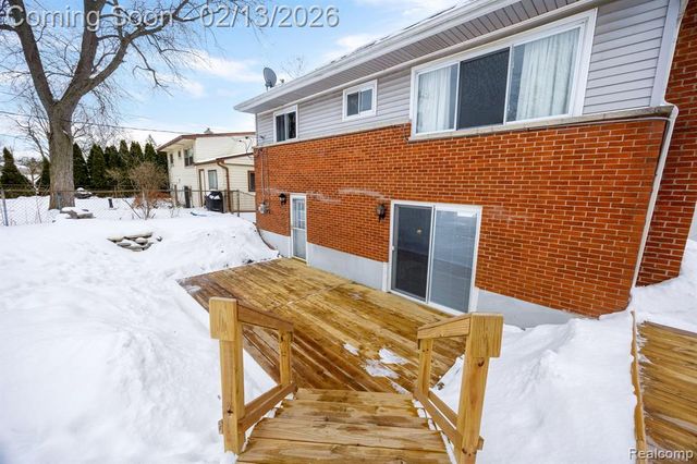 23452 Astrid Lane, Rockwood, MI 48173