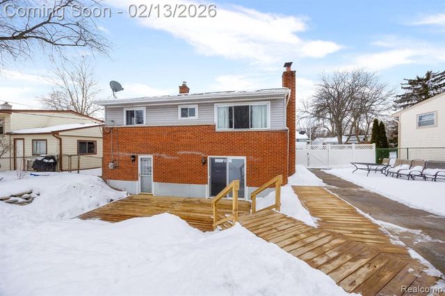 23452 Astrid Lane, Rockwood, MI 48173