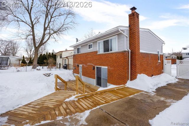 23452 Astrid Lane, Rockwood, MI 48173