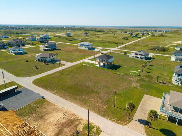 804 Rancho Carribe Drive, Crystal Beach, TX 77650