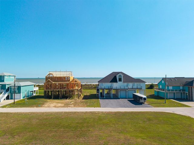 804 Rancho Carribe Drive, Crystal Beach, TX 77650