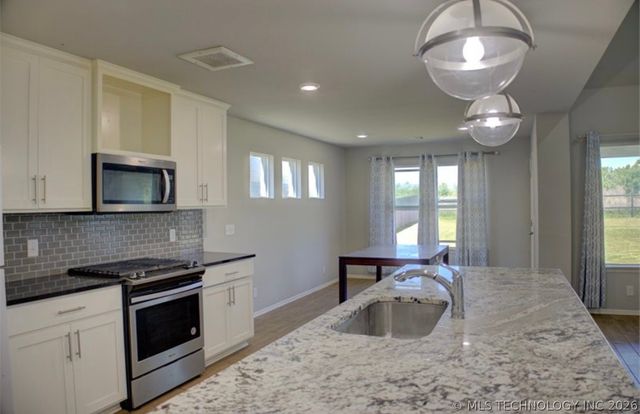 7012 S Elder Avenue, Broken Arrow, OK 74011