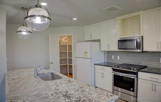 7012 S Elder Avenue, Broken Arrow, OK 74011