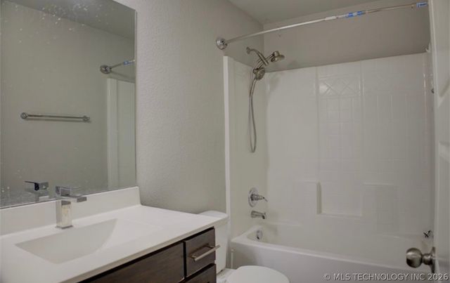 7012 S Elder Avenue, Broken Arrow, OK 74011