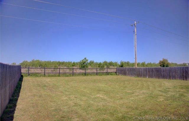 7012 S Elder Avenue, Broken Arrow, OK 74011