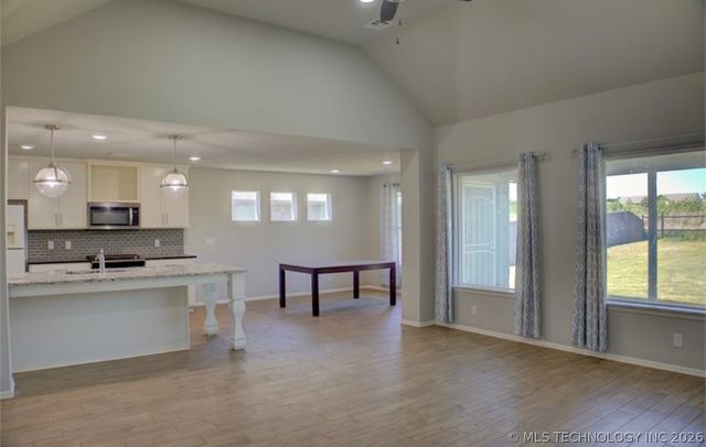 7012 S Elder Avenue, Broken Arrow, OK 74011