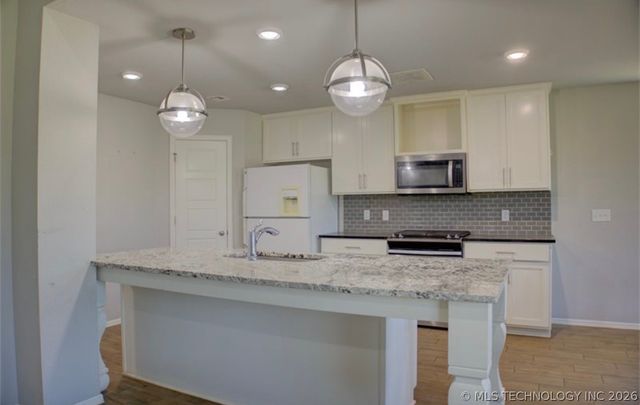 7012 S Elder Avenue, Broken Arrow, OK 74011