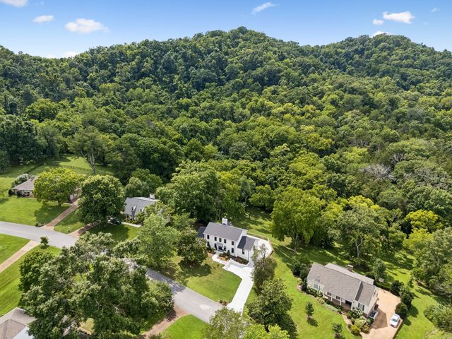 609 Hunters Ln, Brentwood, TN 37027