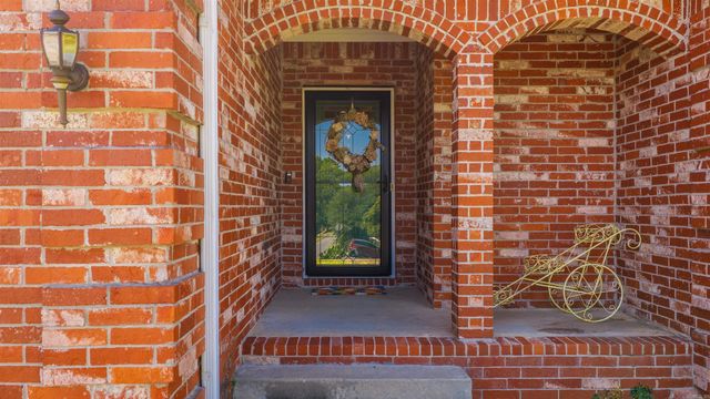 38 Emerald Drive, Maumelle, AR 72113
