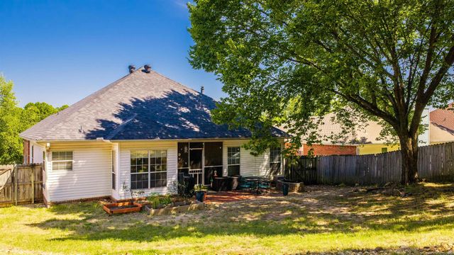 38 Emerald Drive, Maumelle, AR 72113
