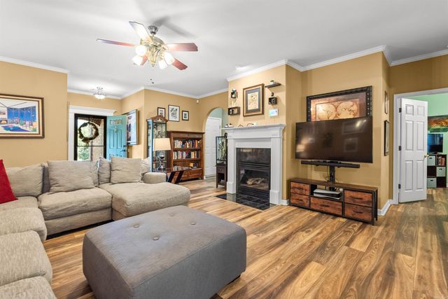 38 Emerald Drive, Maumelle, AR 72113