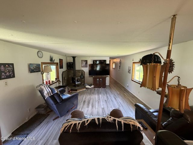 804 Clagstone Rd, Blanchard, ID 83804