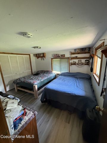 804 Clagstone Rd, Blanchard, ID 83804