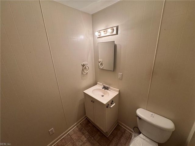 1704 N King St Apt D, Hampton, VA 23669