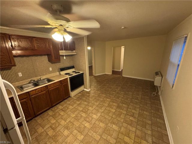 1704 N King St Apt D, Hampton, VA 23669