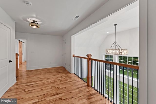 118 W BEECHTREE LN, Wayne, PA 19087