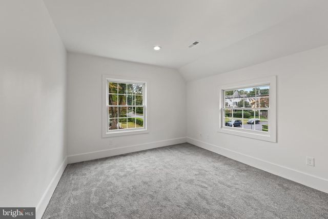 118 W BEECHTREE LN, Wayne, PA 19087