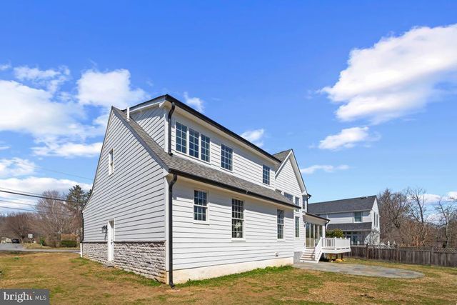 118 W BEECHTREE LN, Wayne, PA 19087