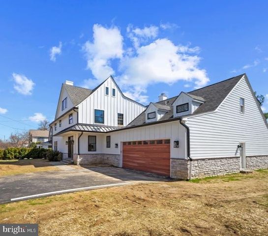 118 W BEECHTREE LN, Wayne, PA 19087