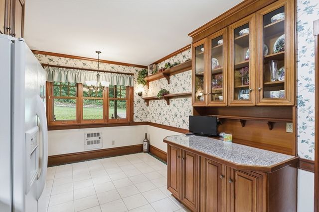11 Weymouth St, Fitchburg, MA 01420