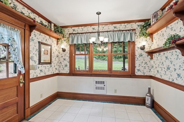 11 Weymouth St, Fitchburg, MA 01420