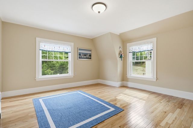 11 Weymouth St, Fitchburg, MA 01420
