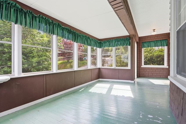 11 Weymouth St, Fitchburg, MA 01420