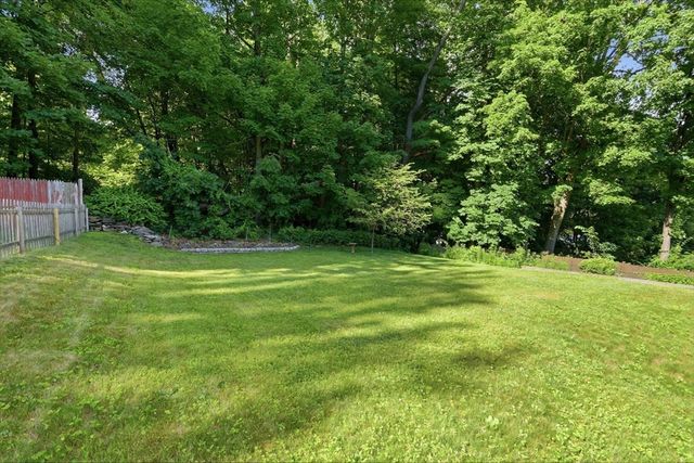 11 Weymouth St, Fitchburg, MA 01420