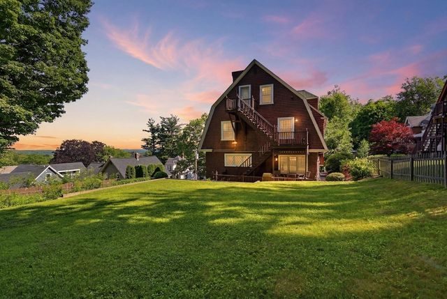 11 Weymouth St, Fitchburg, MA 01420