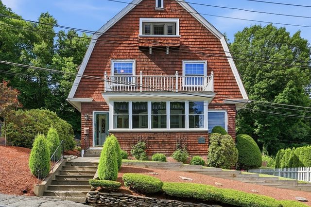11 Weymouth St, Fitchburg, MA 01420
