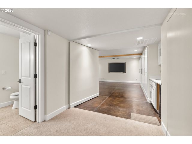2615 Nw BIRKENDENE St, Portland, OR 97229