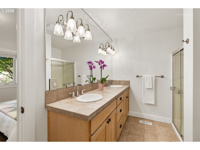 2615 Nw BIRKENDENE St, Portland, OR 97229