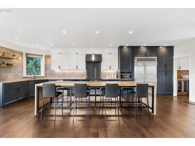 2615 Nw BIRKENDENE St, Portland, OR 97229