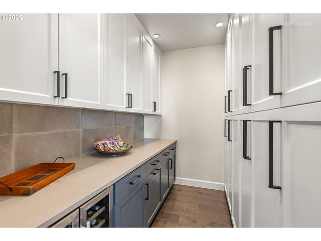 2615 Nw BIRKENDENE St, Portland, OR 97229