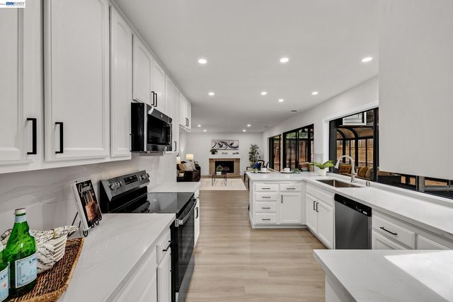866 Hidatsa Ct, Fremont, CA 94539