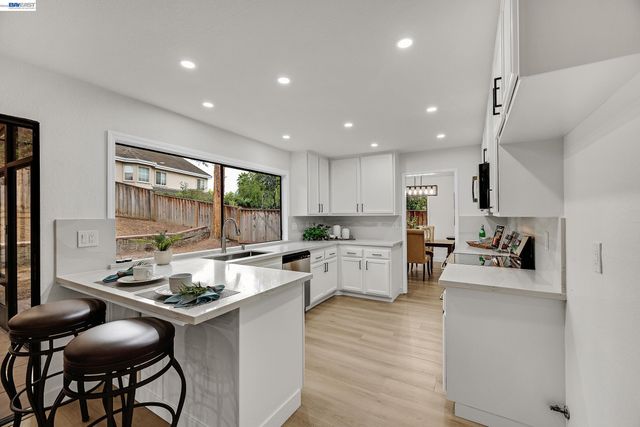866 Hidatsa Ct, Fremont, CA 94539