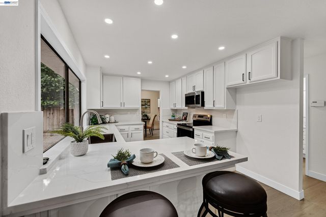 866 Hidatsa Ct, Fremont, CA 94539