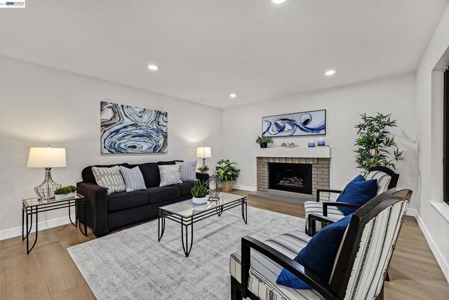 866 Hidatsa Ct, Fremont, CA 94539