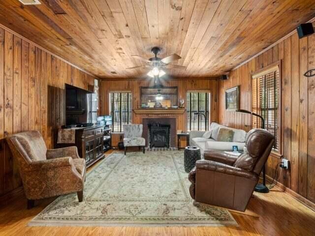 380 Arnold Dowden, Hornbeck, LA 71439