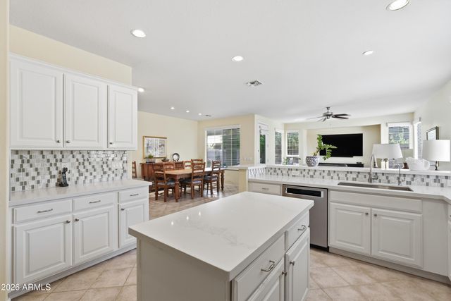 3447 E VAUGHN Avenue, Gilbert, AZ 85234