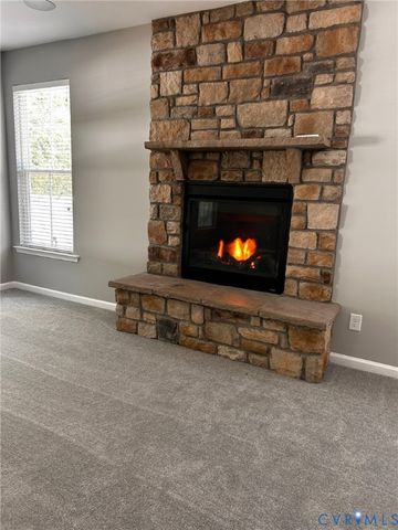 8400 Hampton Farms Dr, Moseley, VA 23120
