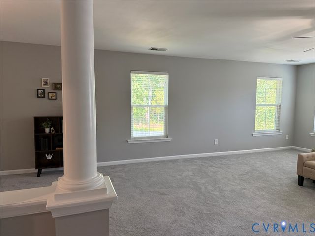 8400 Hampton Farms Dr, Moseley, VA 23120