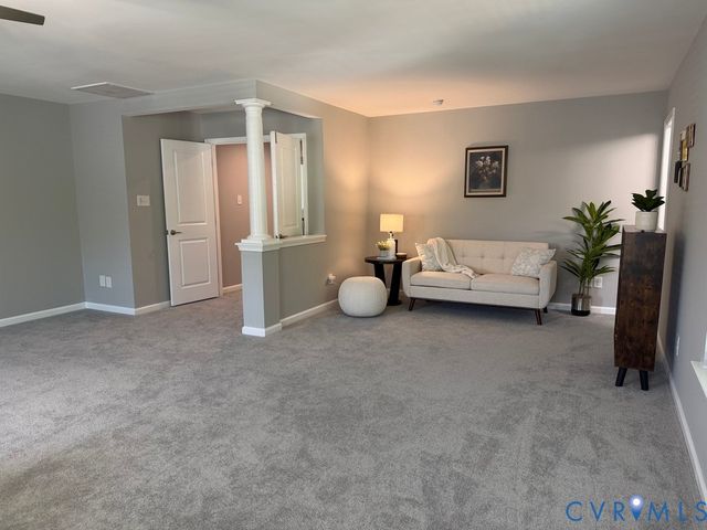 8400 Hampton Farms Dr, Moseley, VA 23120