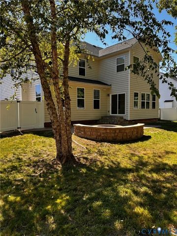 8400 Hampton Farms Dr, Moseley, VA 23120