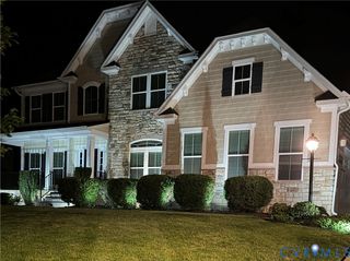 8400 Hampton Farms Dr, Moseley, VA 23120