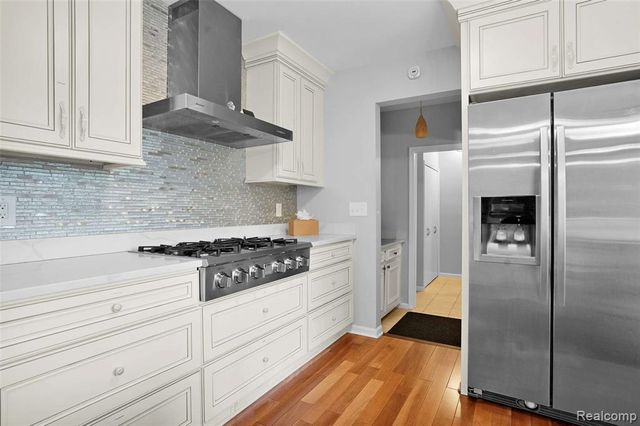5076 Watergate Road, West Bloomfield, MI 48323