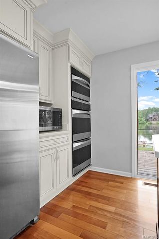 5076 Watergate Road, West Bloomfield, MI 48323