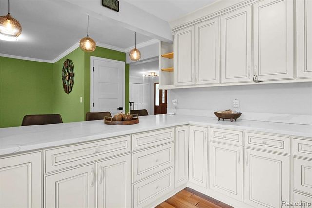 5076 Watergate Road, West Bloomfield, MI 48323